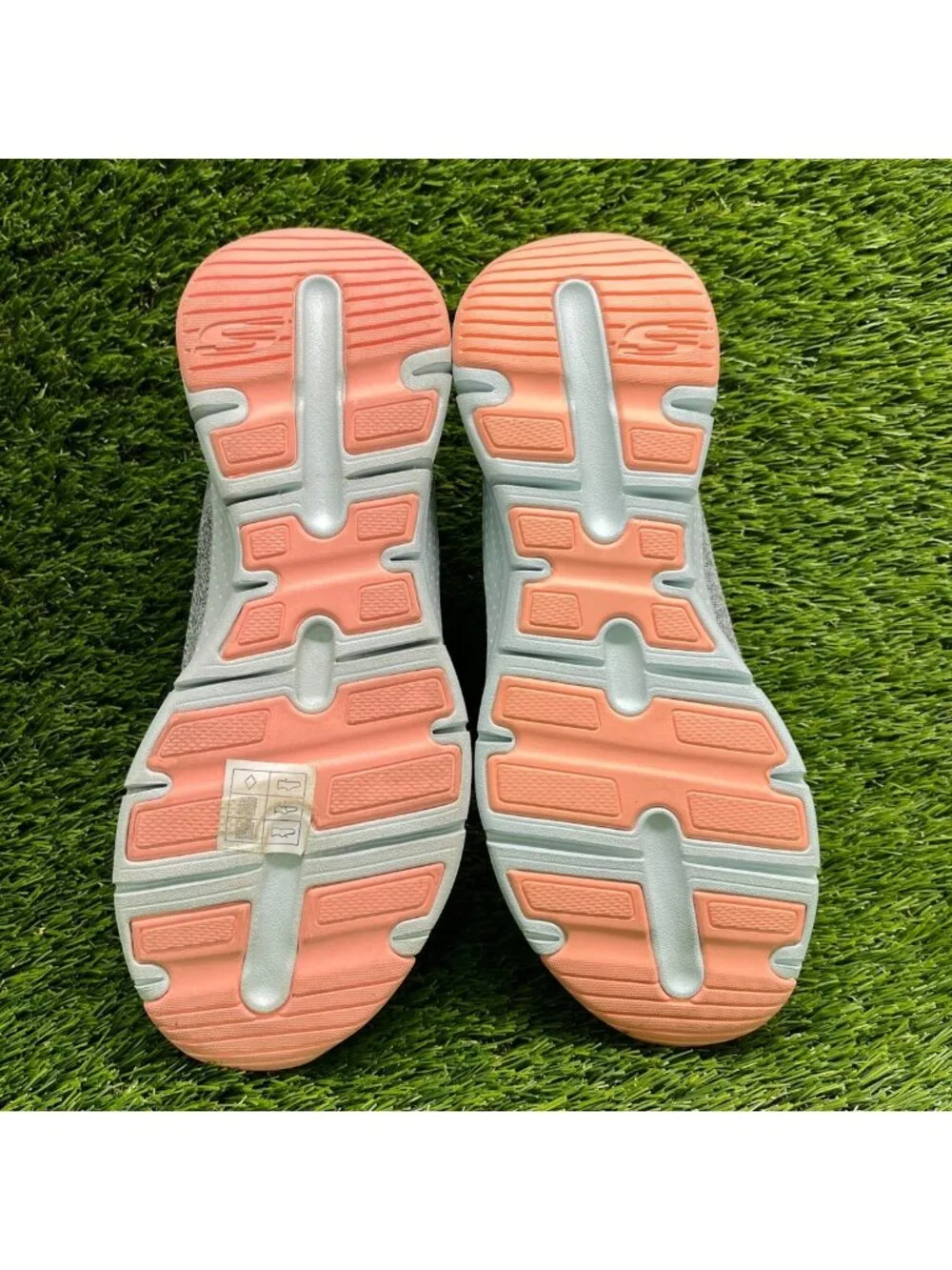 Skechers please review