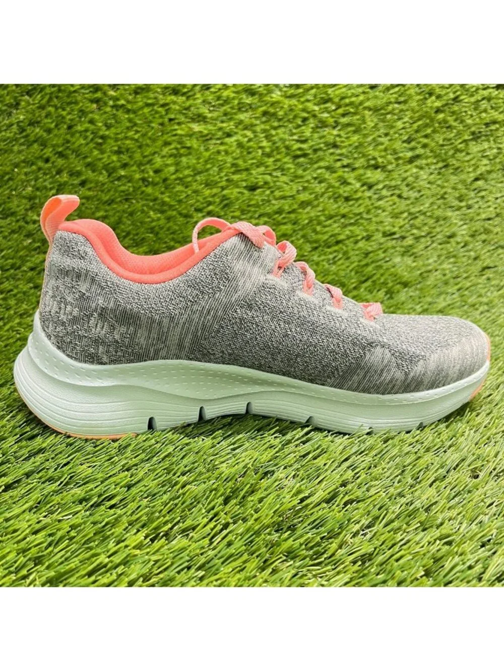Skechers please review