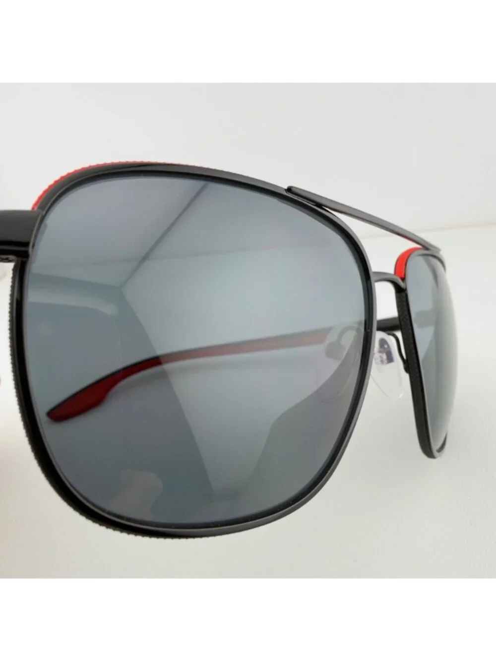 Prada read these