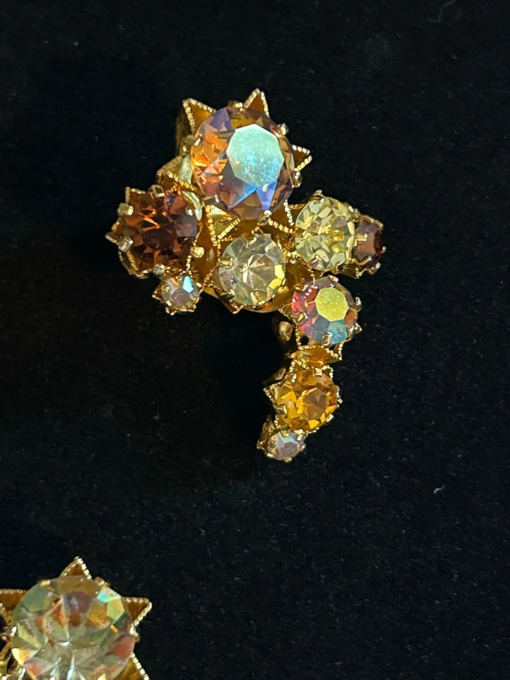 Karu Arke Inc elegant gold
