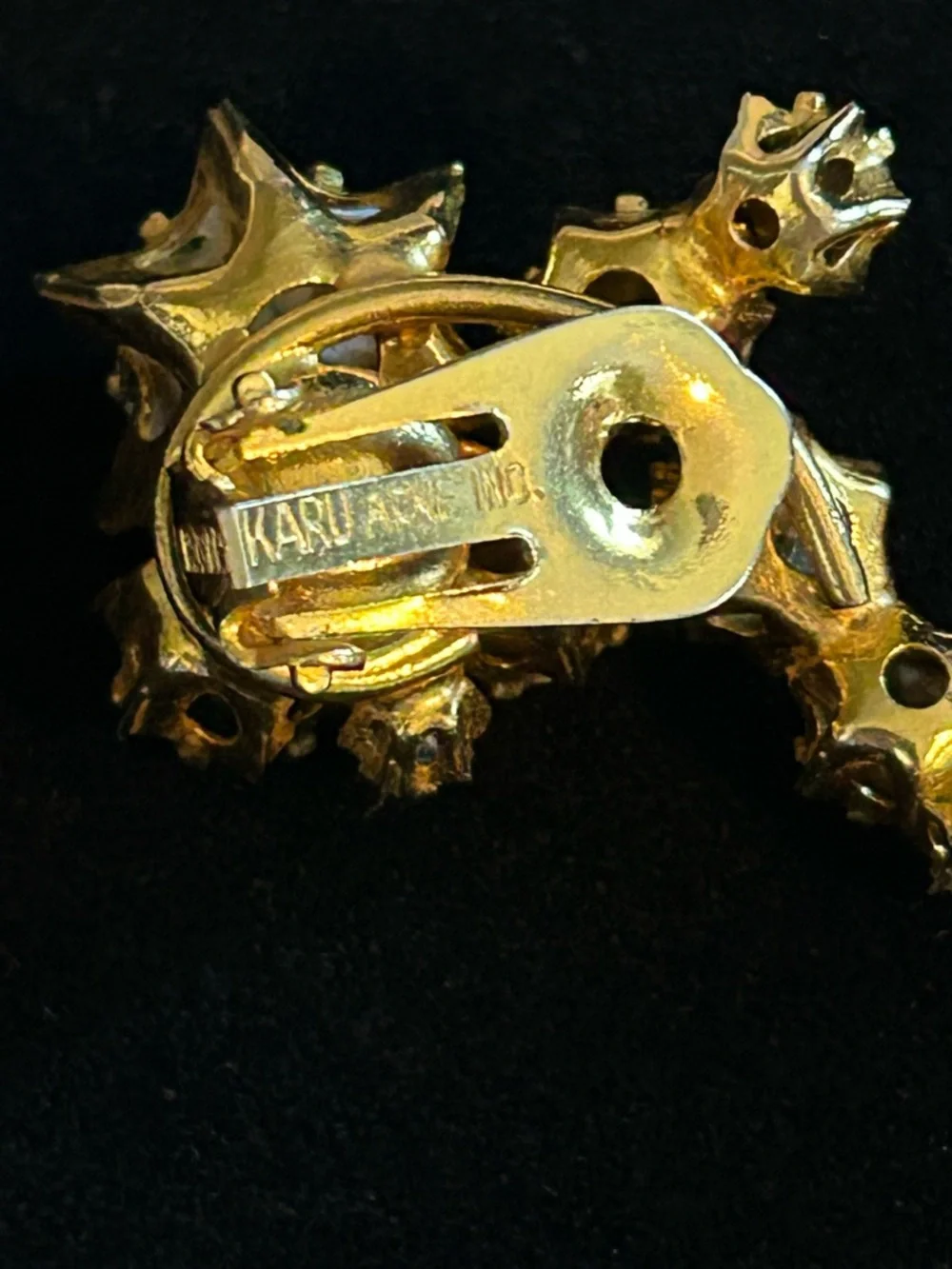 Karu Arke Inc elegant gold