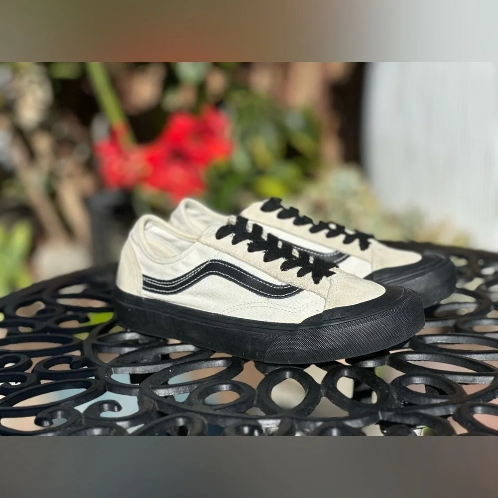 Vans excellent preowned
