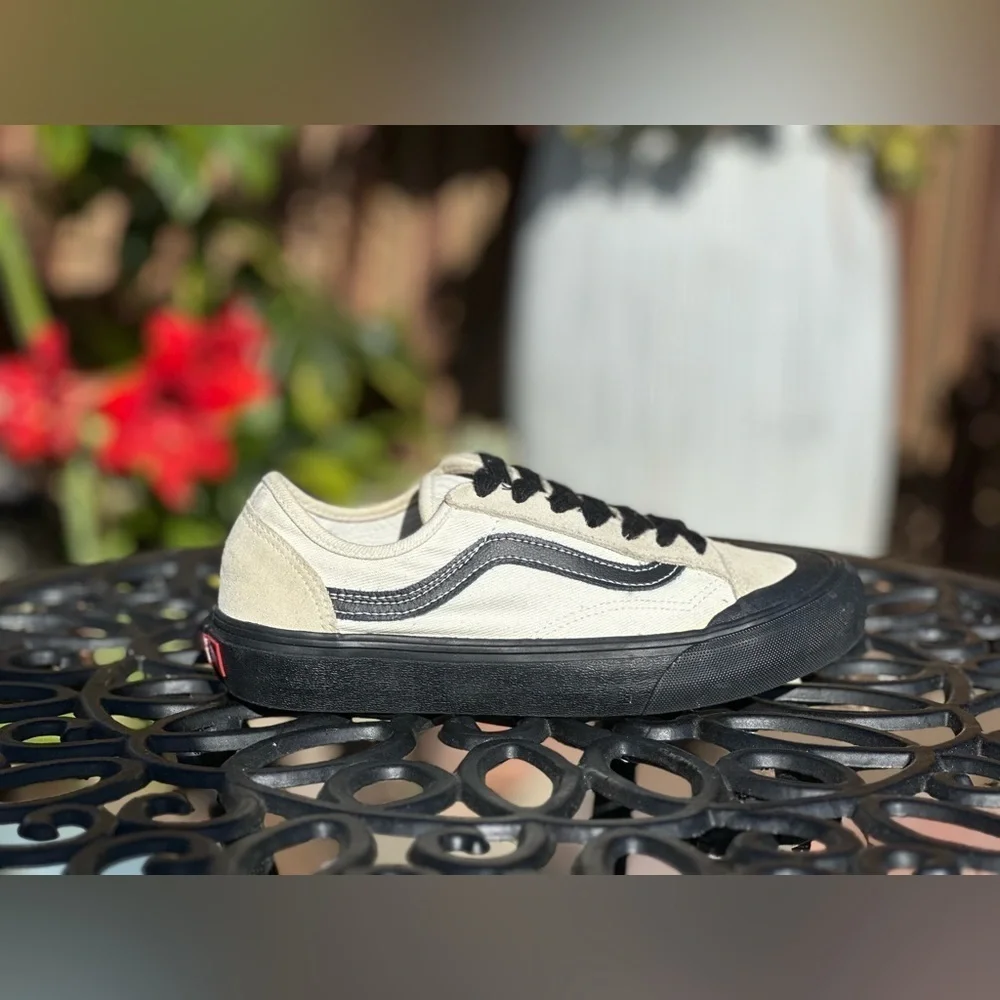 Vans excellent preowned