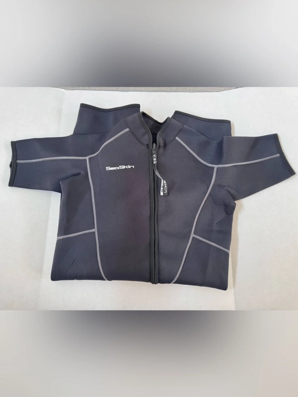 SeaSkin Men's Wetsuit Black with Gray Stitching Size L