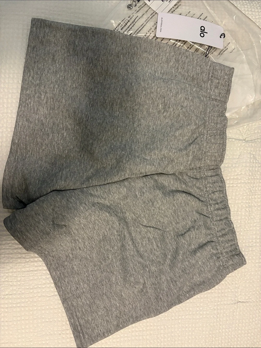ALO Yoga soft grey