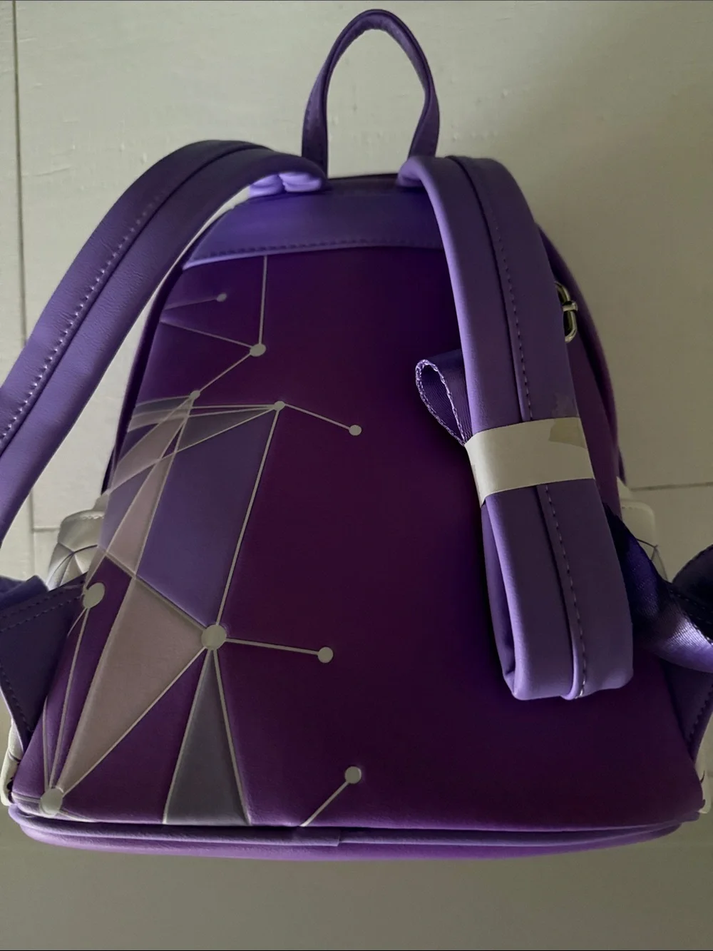 Loungefly panels zip