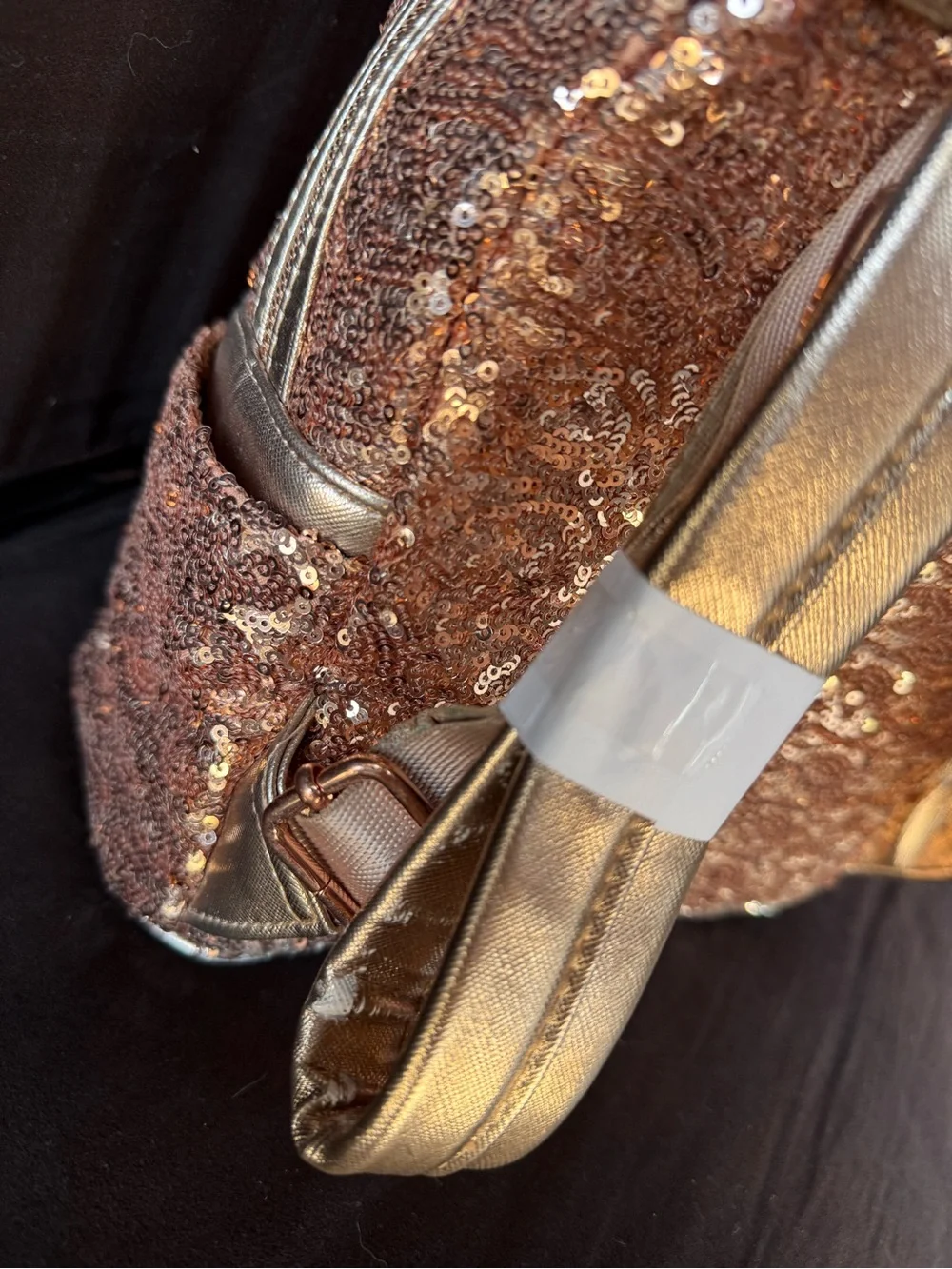 Loungefly straps included