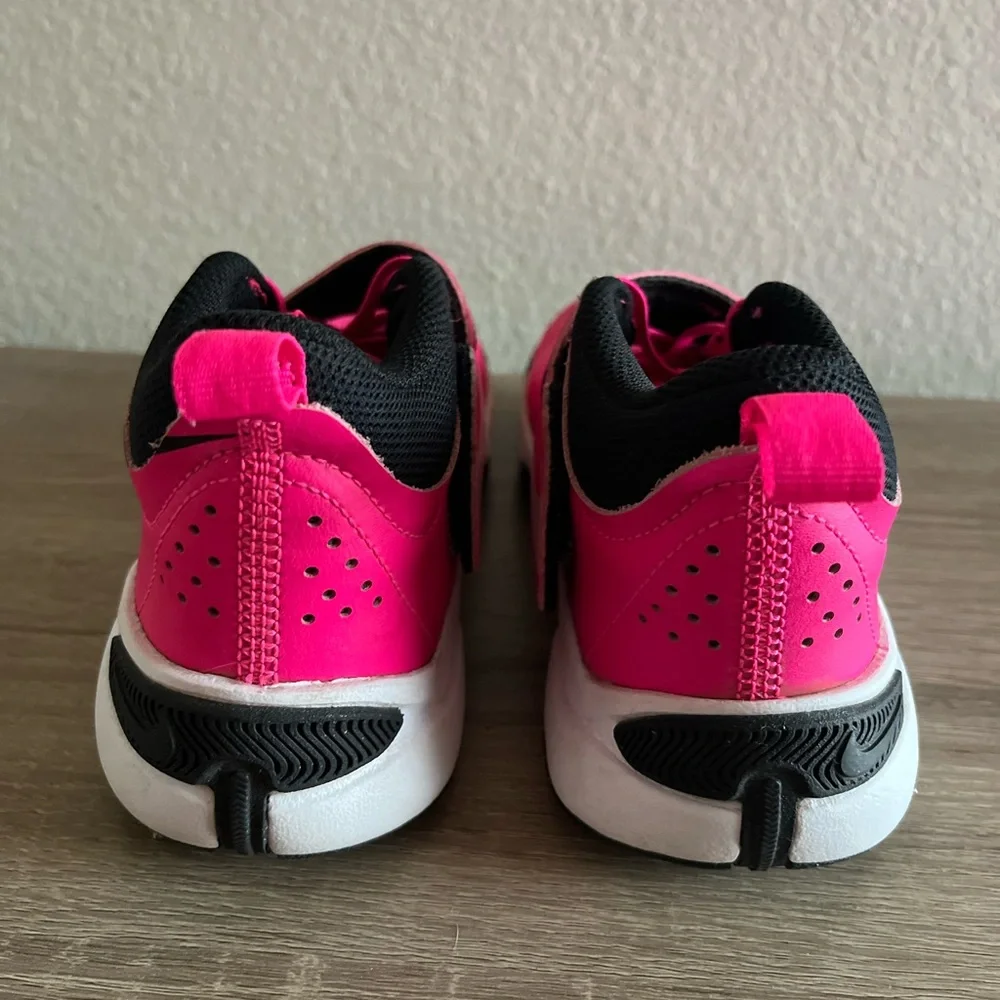 Nike Youth Girl’s Basketball Athletic Hot Pink Sneakers Shoes 3Y Pull On