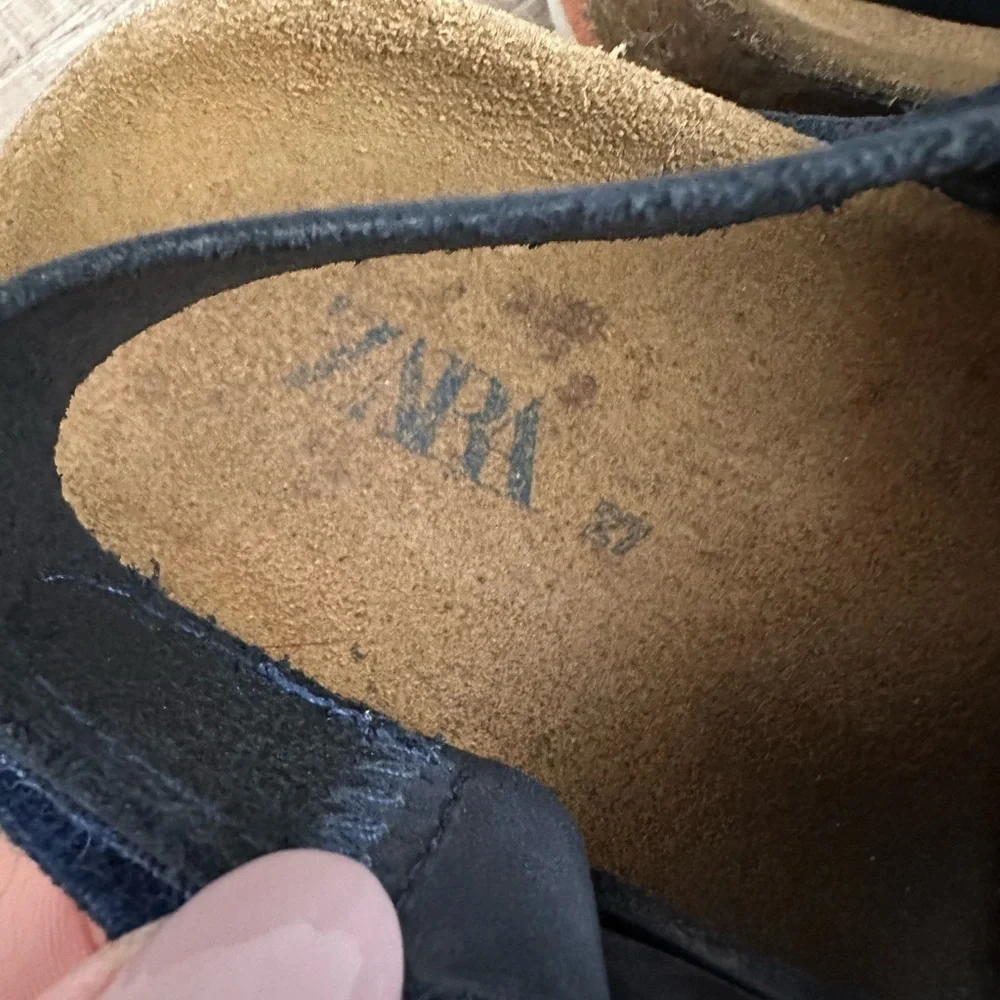 Zara adjustable dark straps