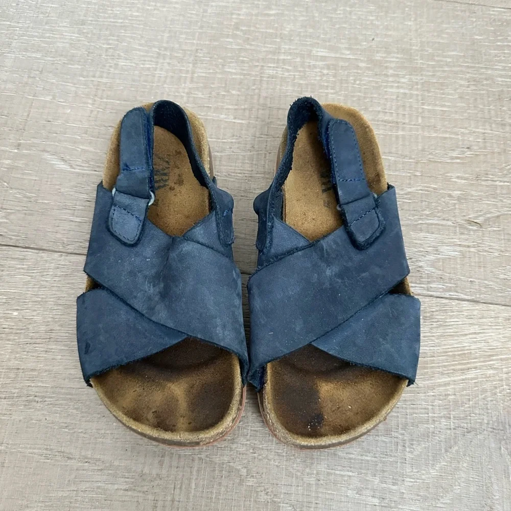 Zara play dark stylish