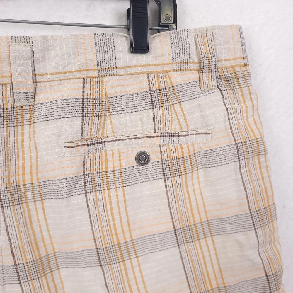 Tommy Bahama Linen Silk Shorts Size 38 Plaid Beach Resortwear Vocation Travel