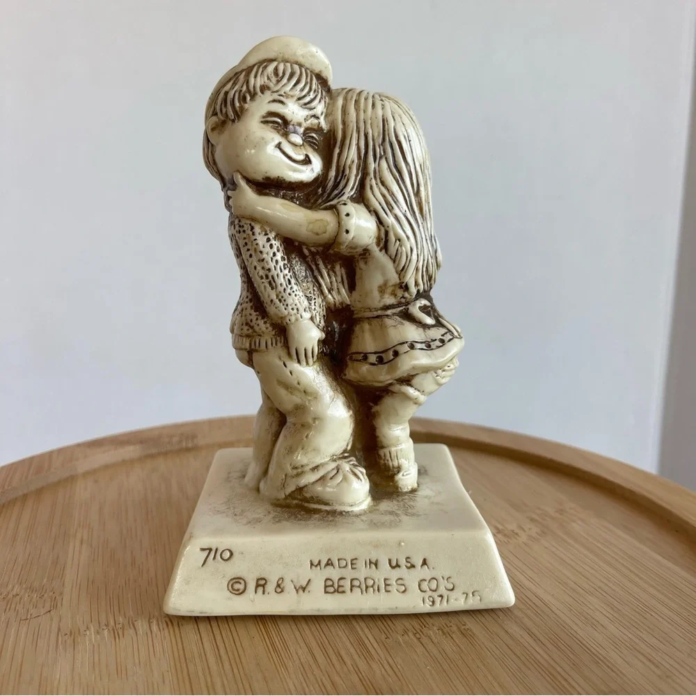 N/A charming ivory