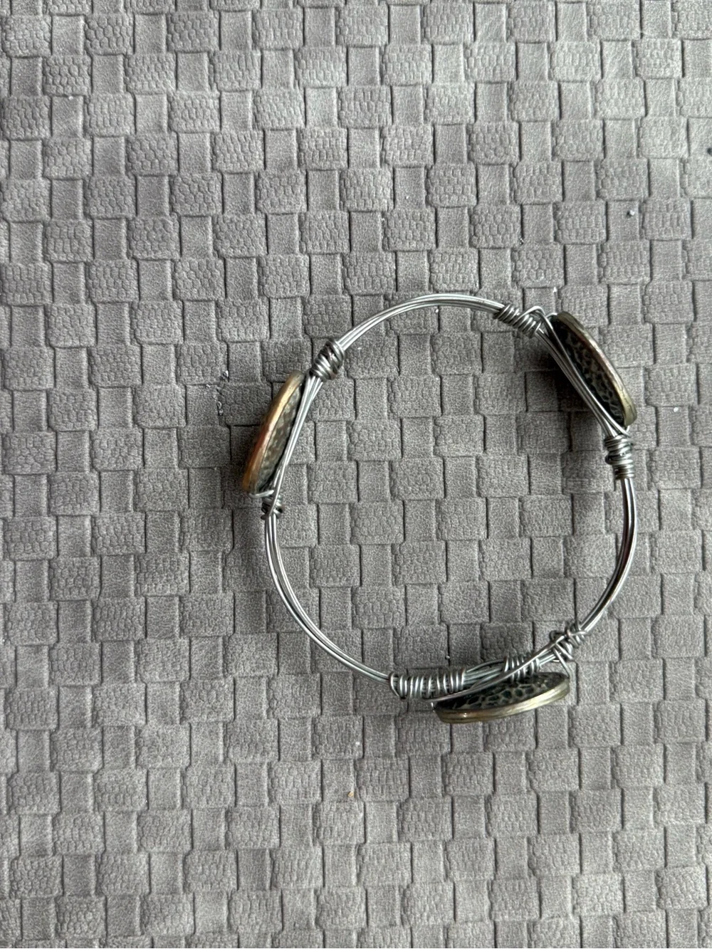 N/A hammered complements