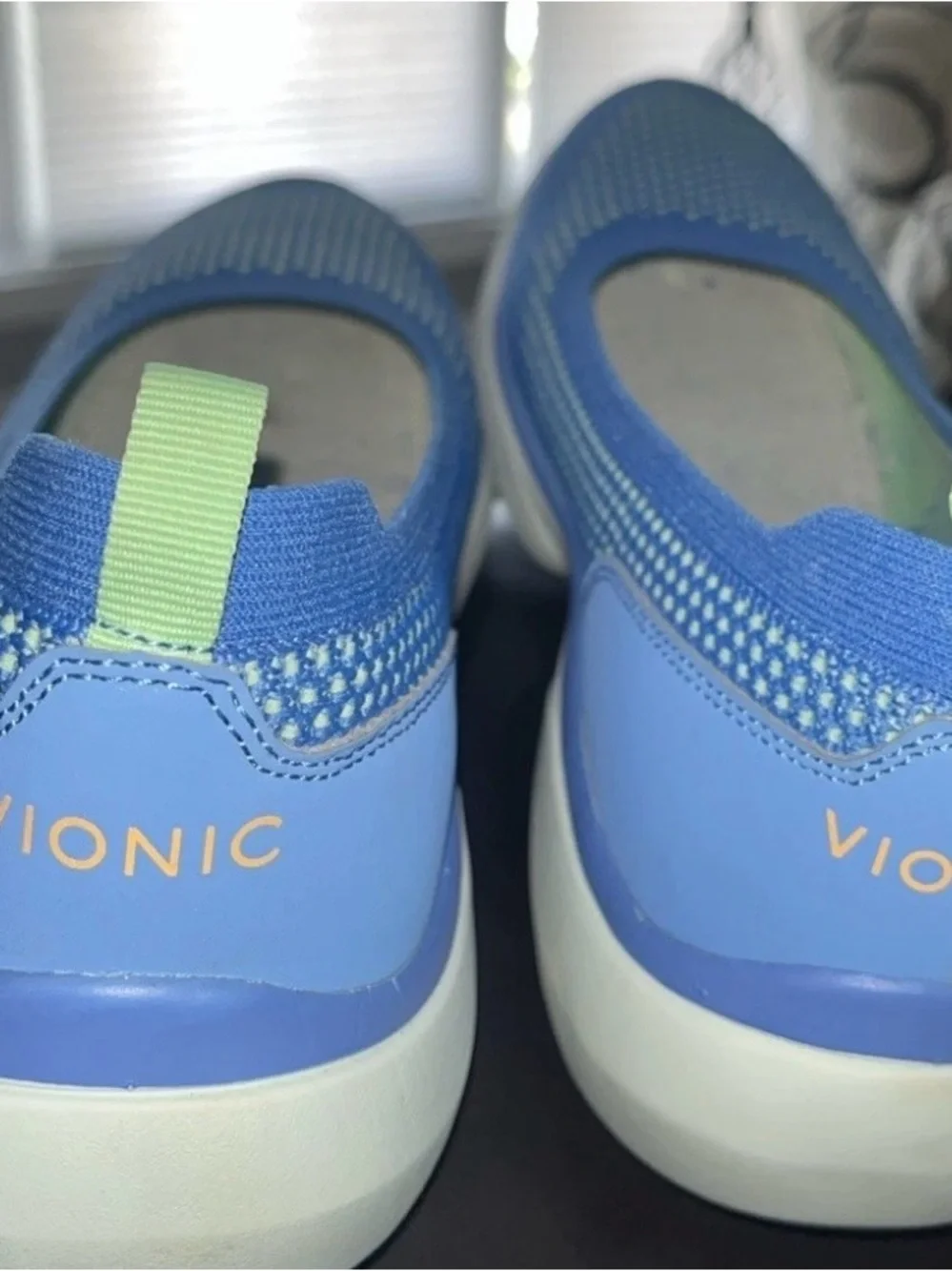 Vionic women’s Slip On Size 9