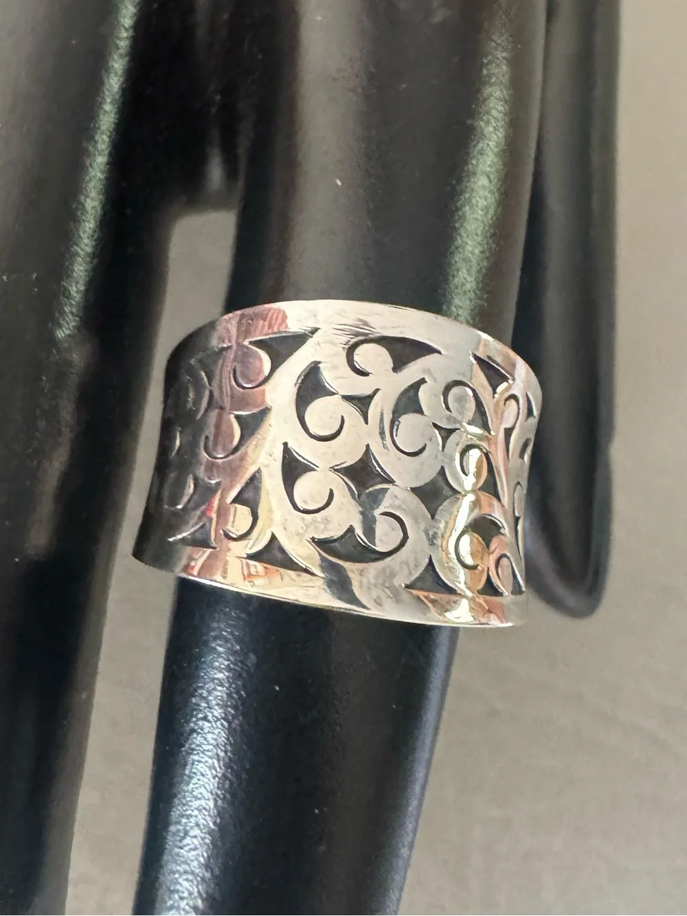 Lois Hill no polished silver