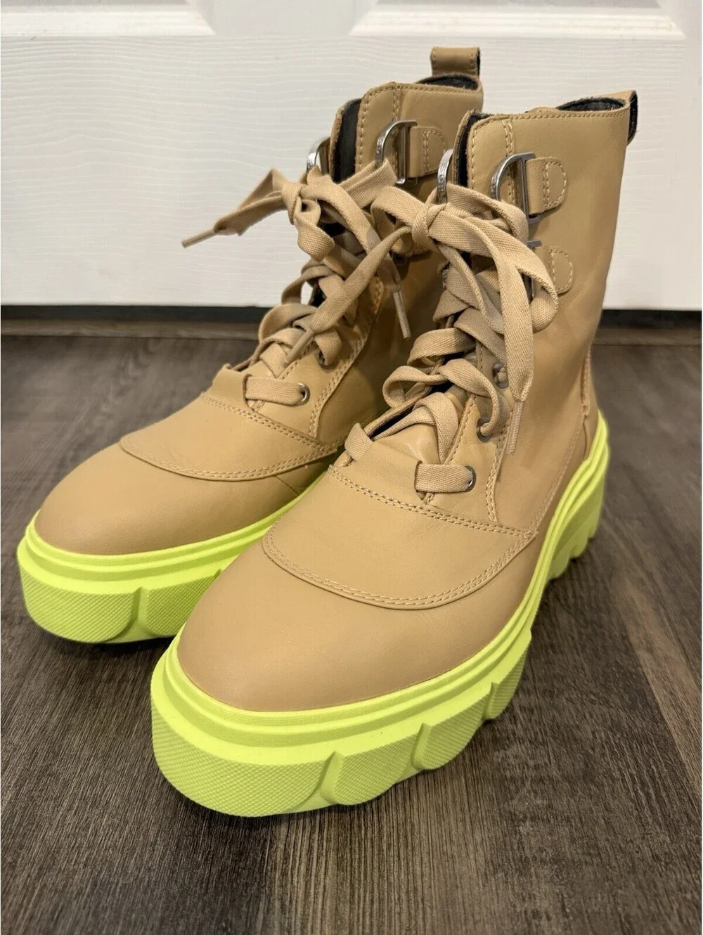Sorel up style toe