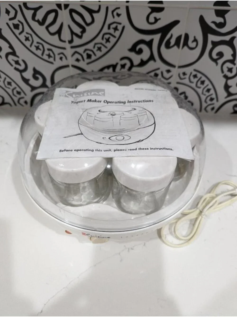 Euro Cuisine YM80 Electric Yogurt Maker Automatic Machine 6 oz Glass 7 Jars
