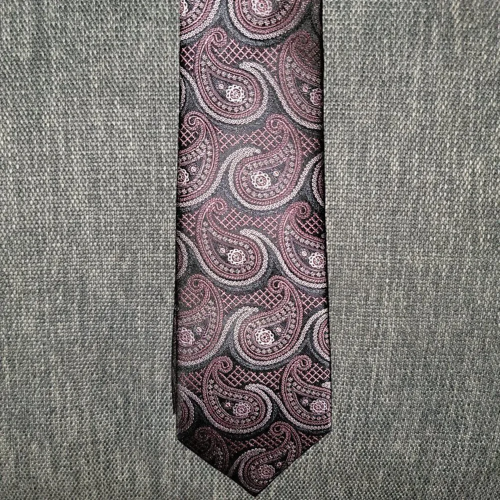 Bill Robinson Men's Red & Black 100% Polyester Hand Made Tie & Hanky Siz…