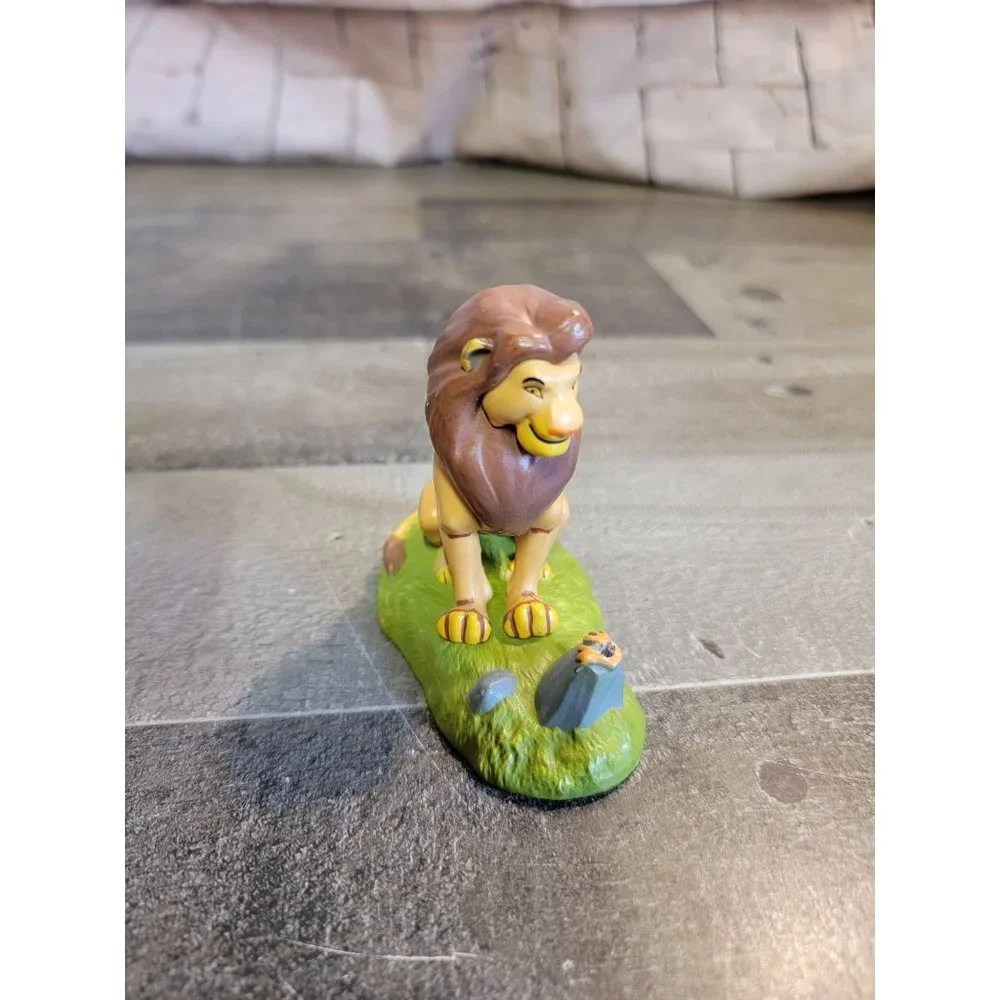 Lion‎ King Simba Grown Disney toy figure