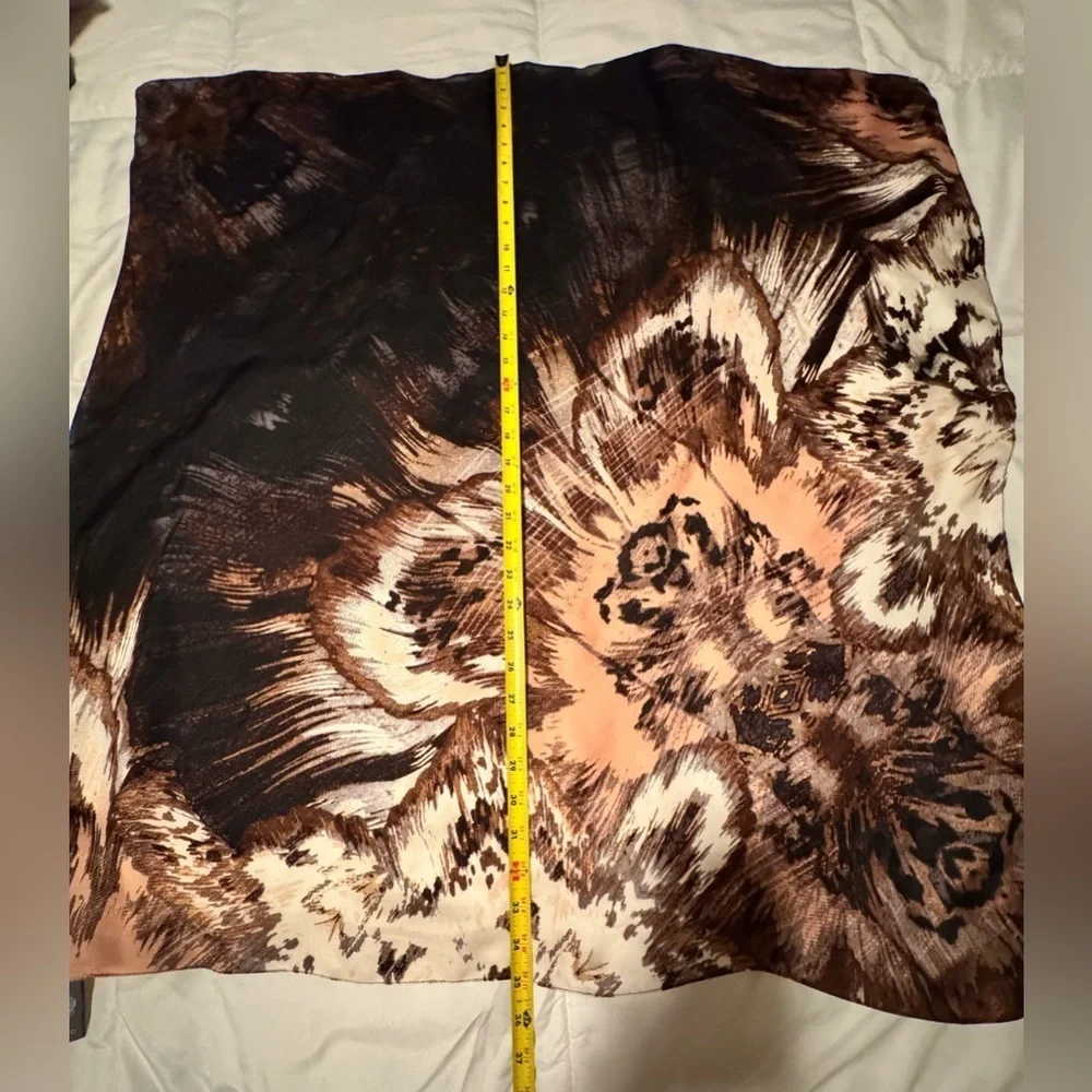 Vince Camuto elegant scarf