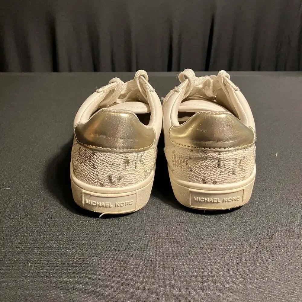 Michael Kors dirt discoloration