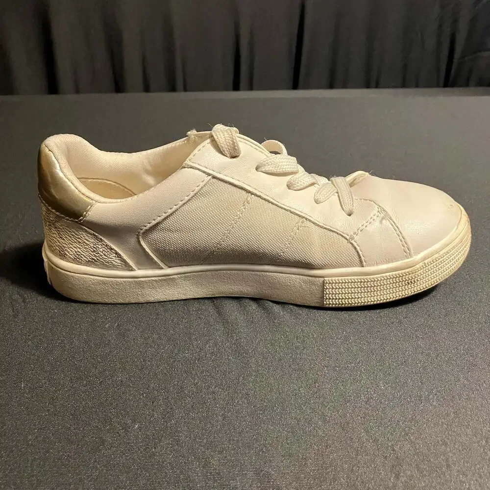 Michael Kors dirt discoloration