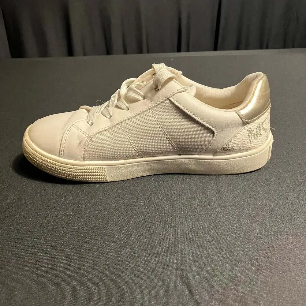 Michael Kors dirt discoloration