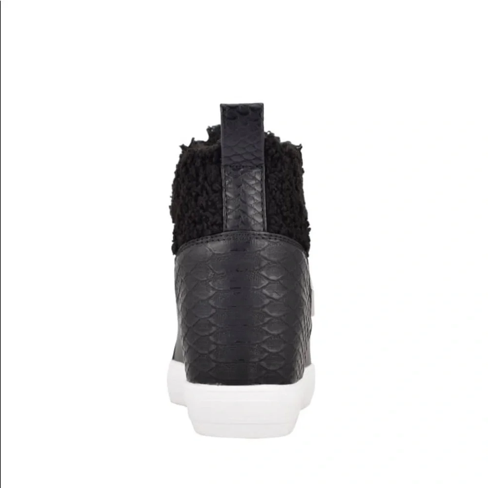 New GUESS Della Hidden Wedges Sneakers