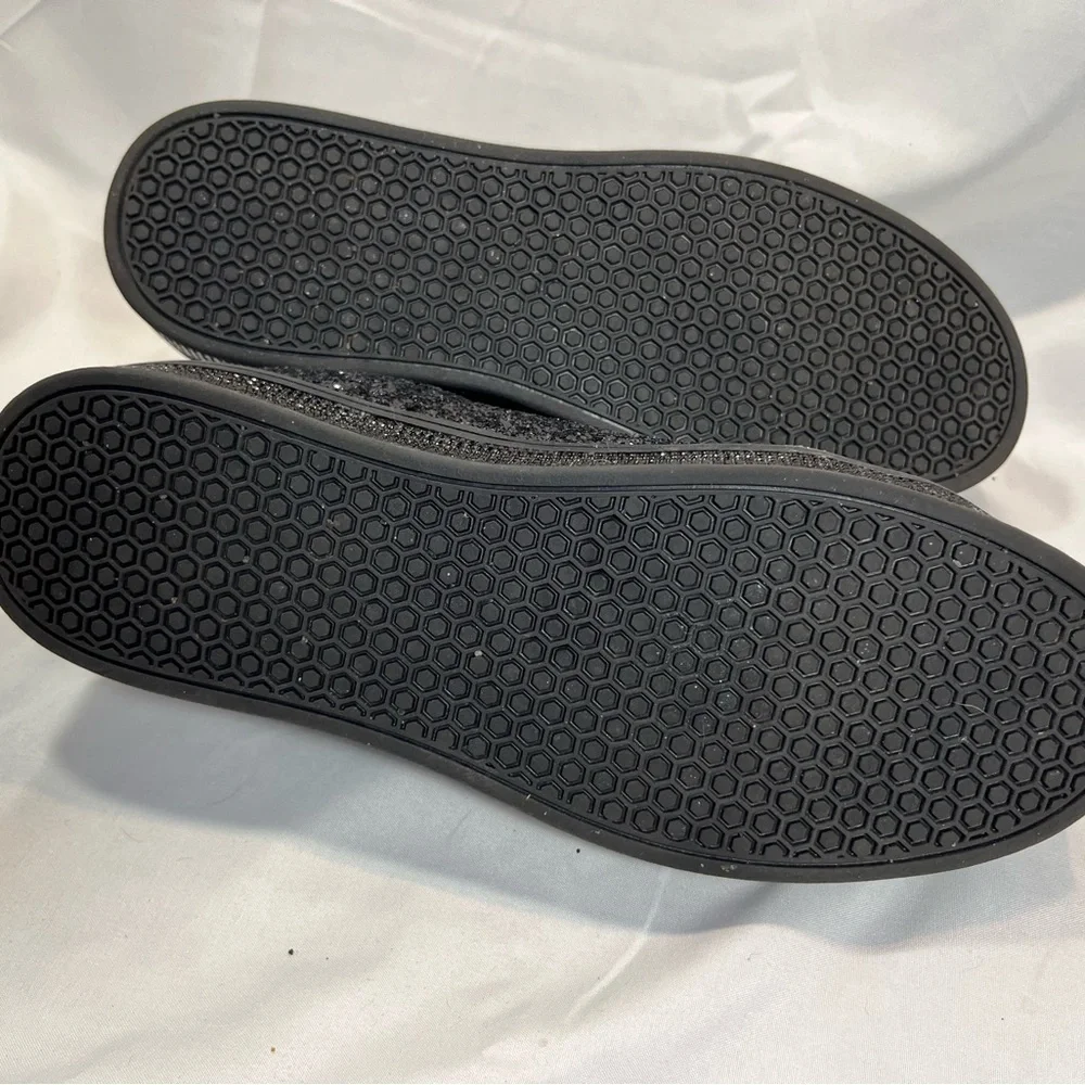 uubaris nwot black