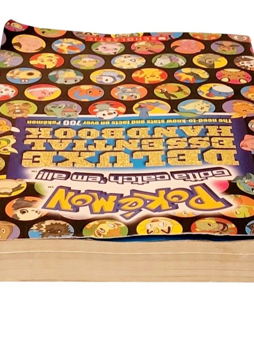 2015 Pokémon Deluxe Essential Handbook Scholastic: Stats & Facts 700+ Pokémon. B