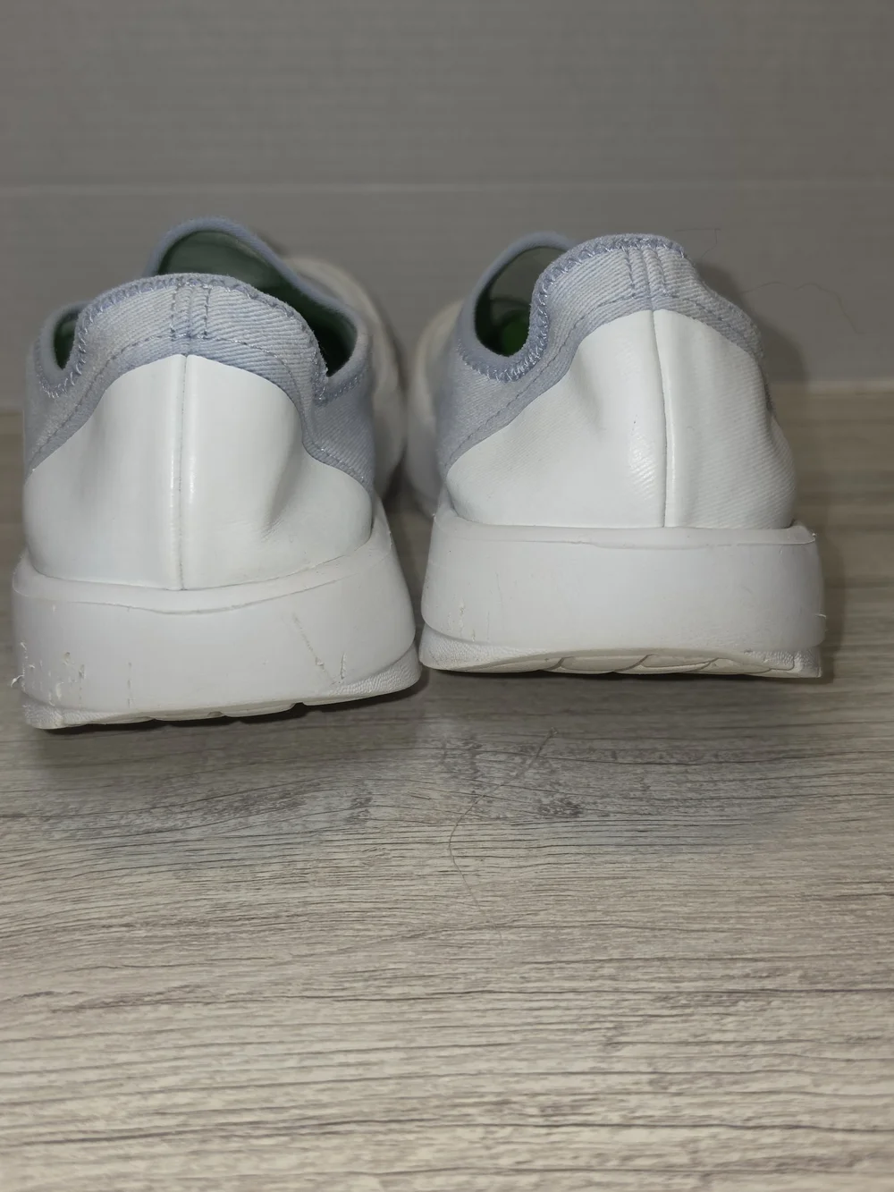 OOFOS light gray