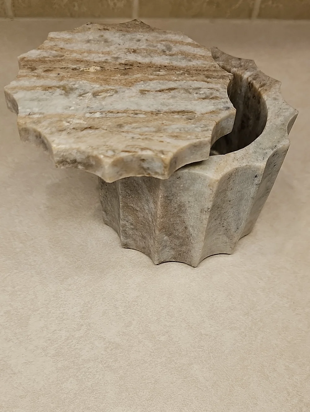 Threshold Signature bring sculptural