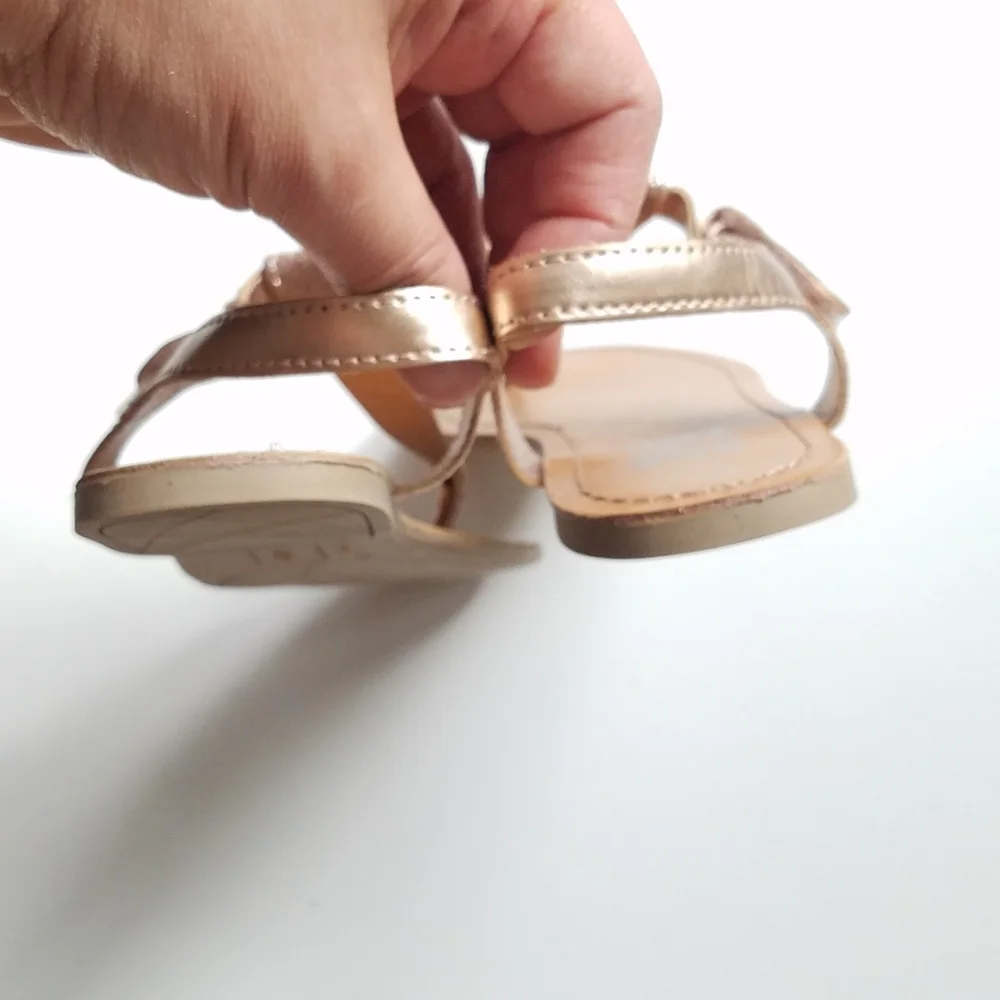 ZOE & ZAC Thong Sandals girls Size 1