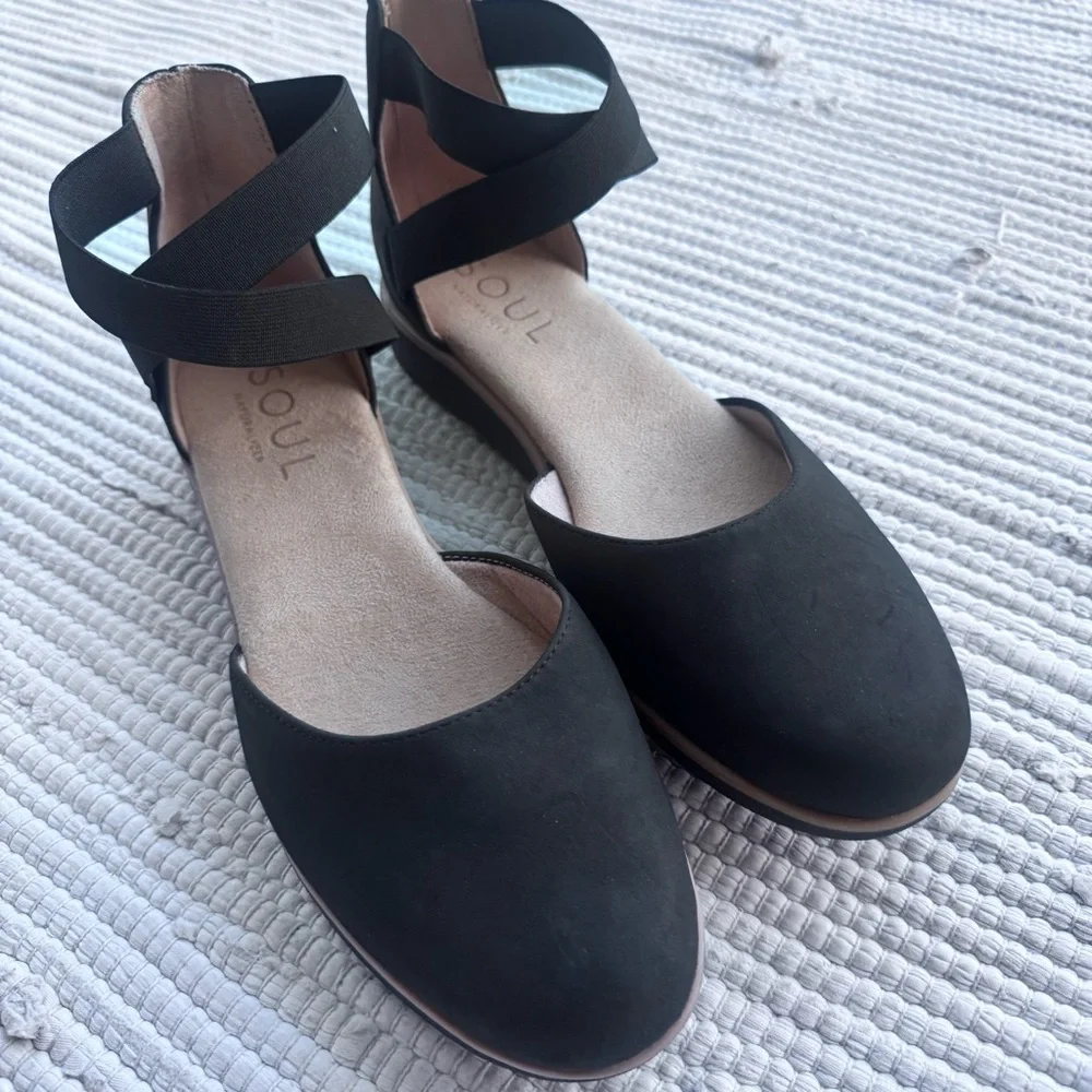 SOUL Naturalizer Comfort Flats Crisscross Stretch Black Size 9