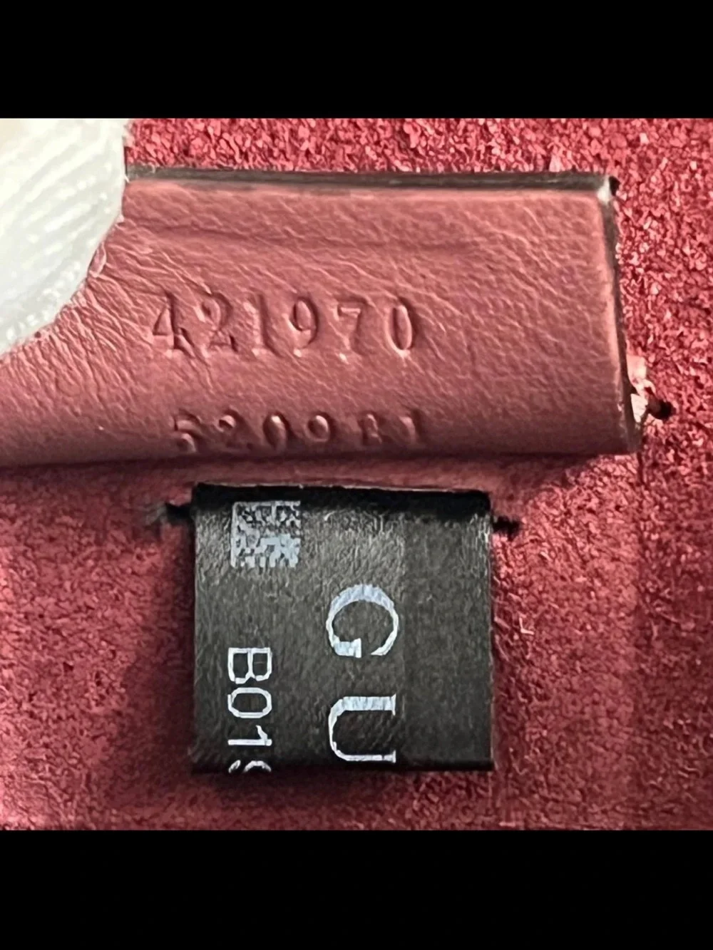 Gucci signature gg