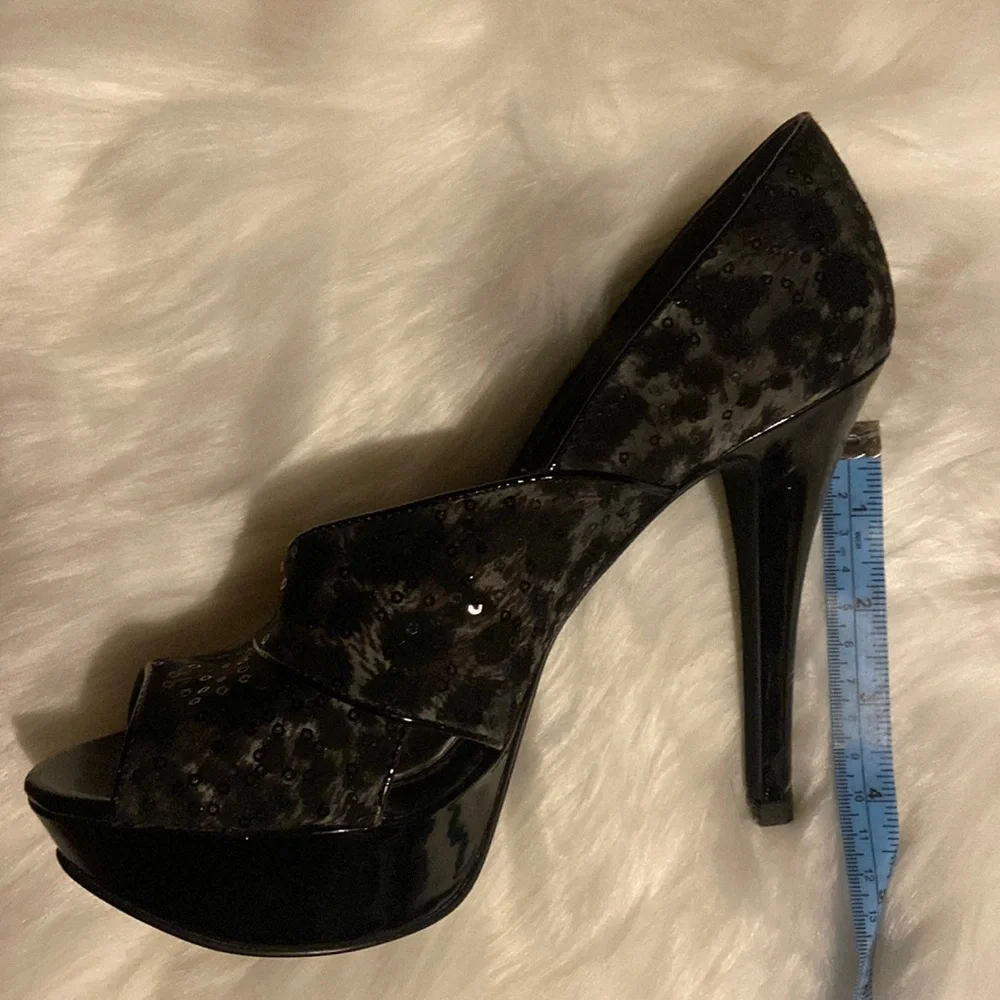 Guess‎ High Heal shoes