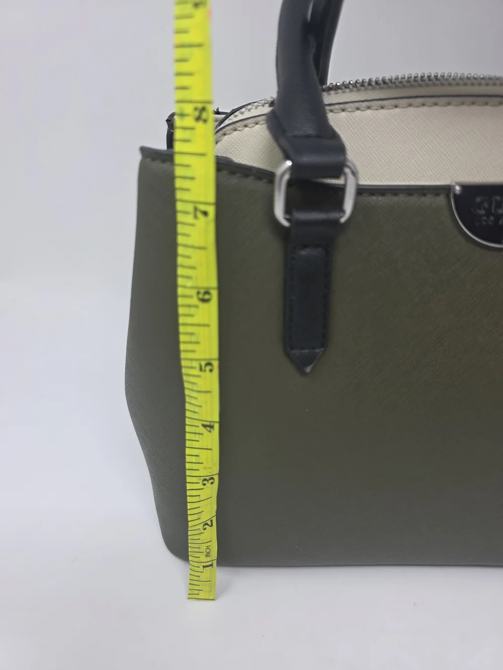 Guess nwt purse