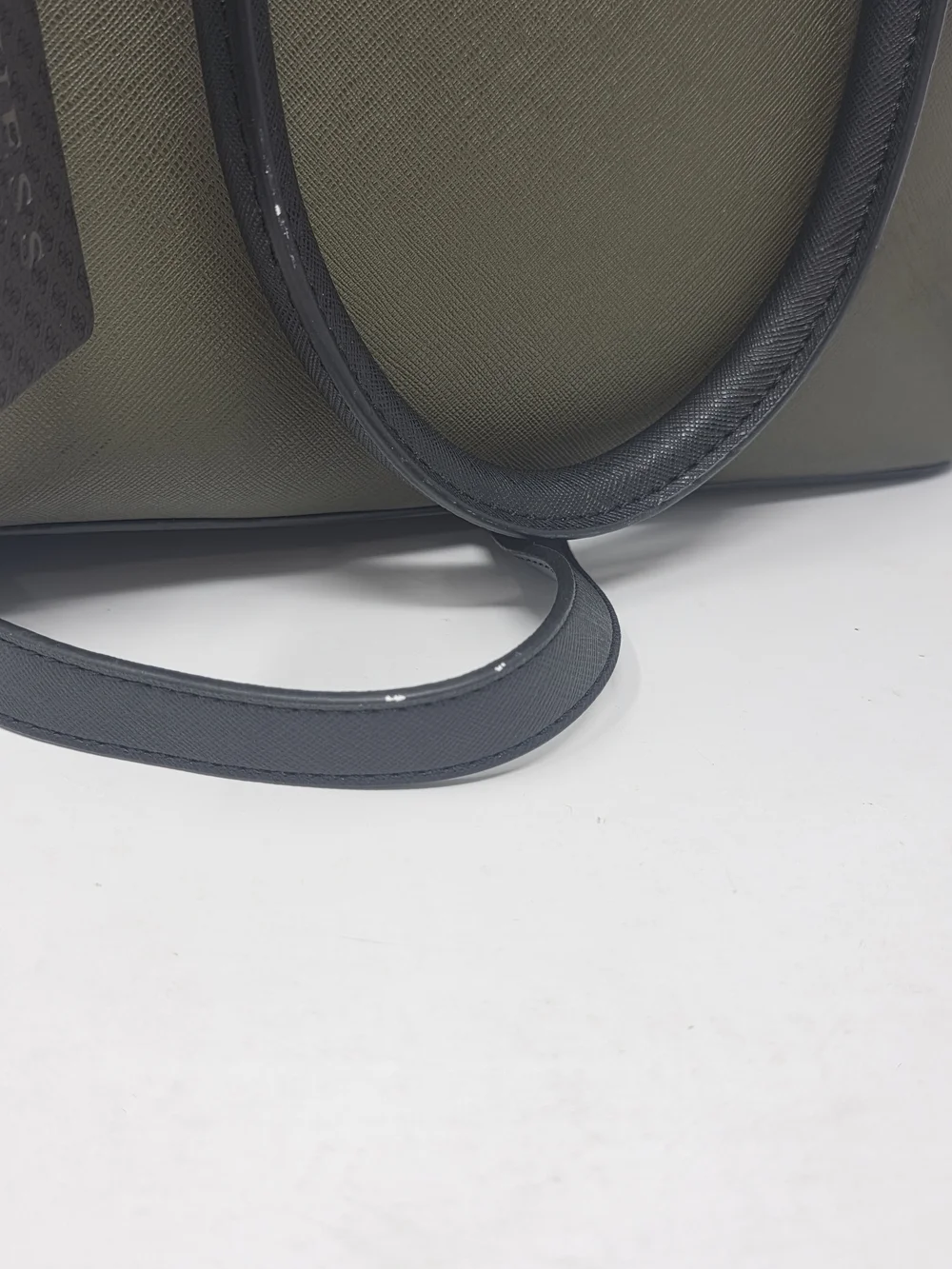 Guess nwt purse