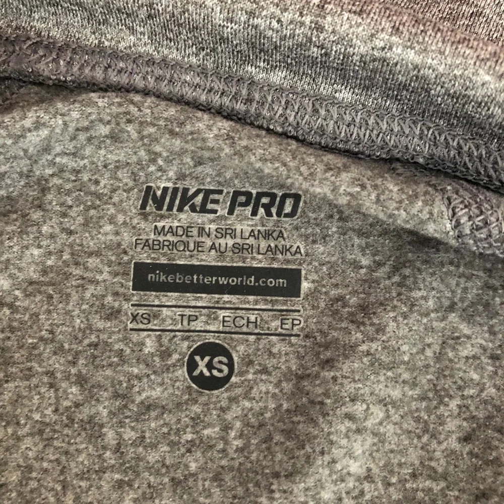 Warm Nike 1/2 zip pullover