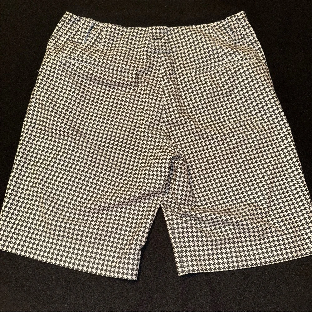 Nike Golf shorts‎ ladies size 6 black & white houndstooth check with pockets
