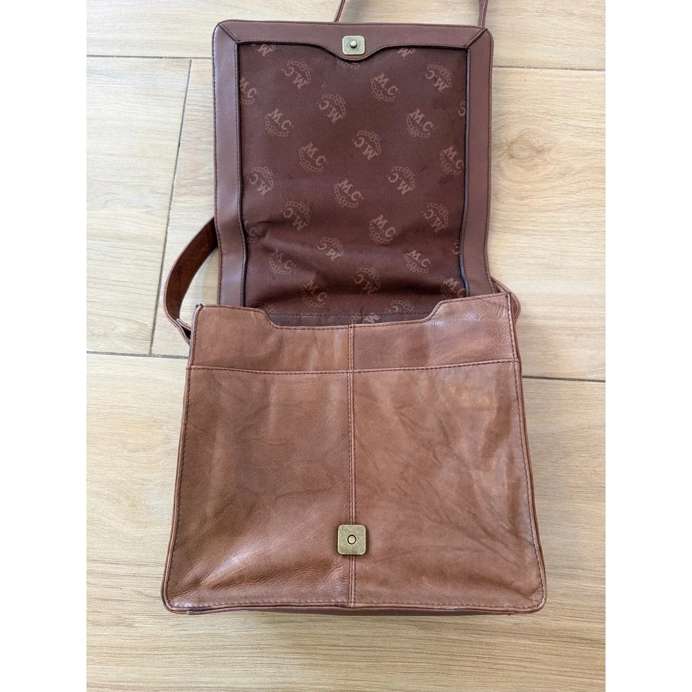 MC‎ Marc Chantal Brown Leather Studded Coin Medallion Crossbody Bag Vintage