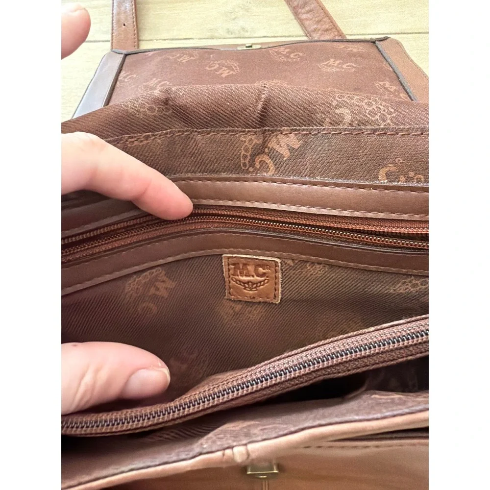 MC‎ Marc Chantal Brown Leather Studded Coin Medallion Crossbody Bag Vintage