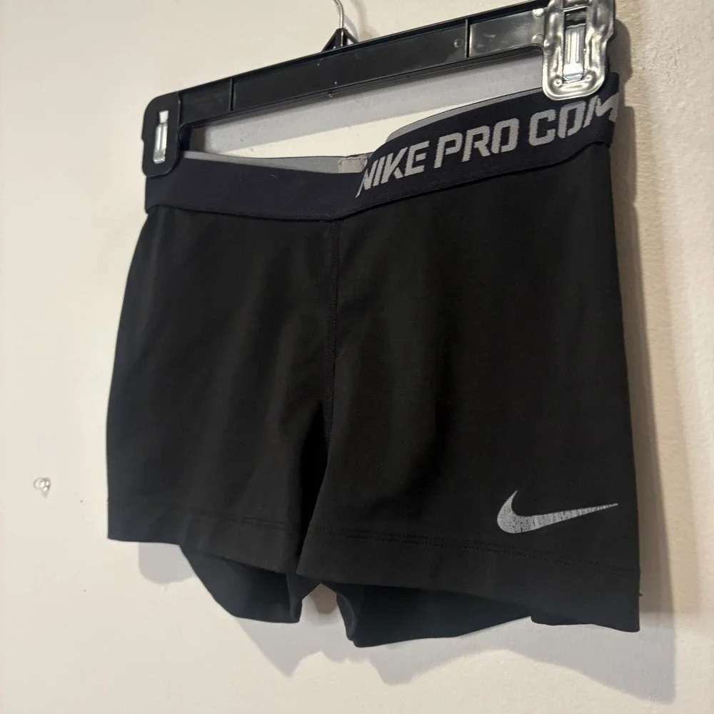 Nike pro combat