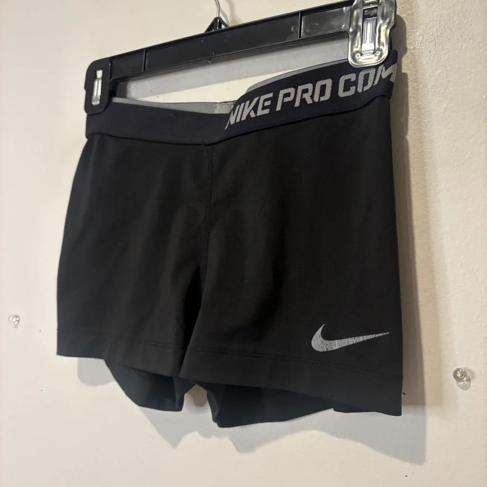 Nike pro combat