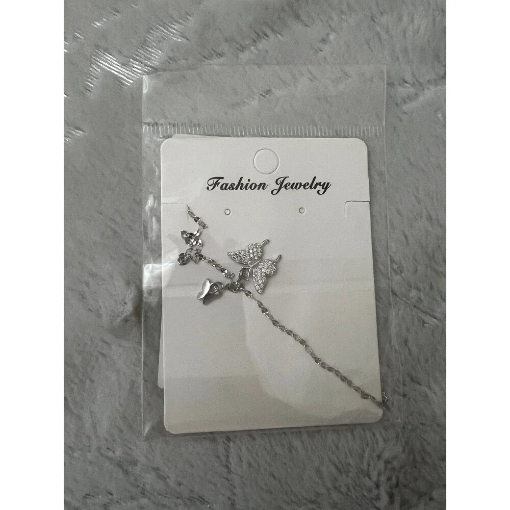 N/A butterfly necklace silver