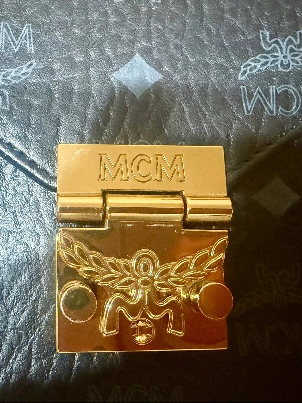 MCM ***nwot compact