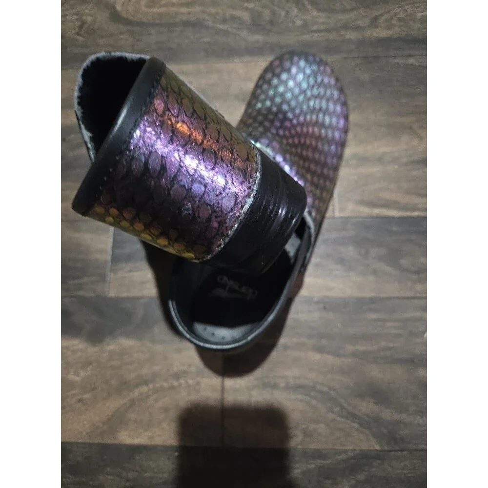 Dansko professional dot