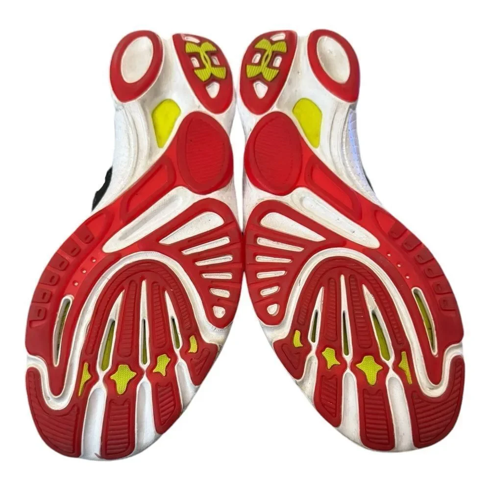 Under Armour feel panel traction