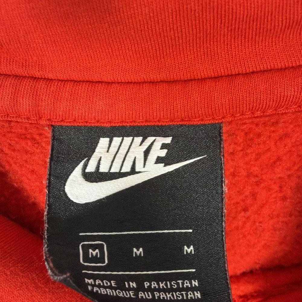 Nike sportswear club