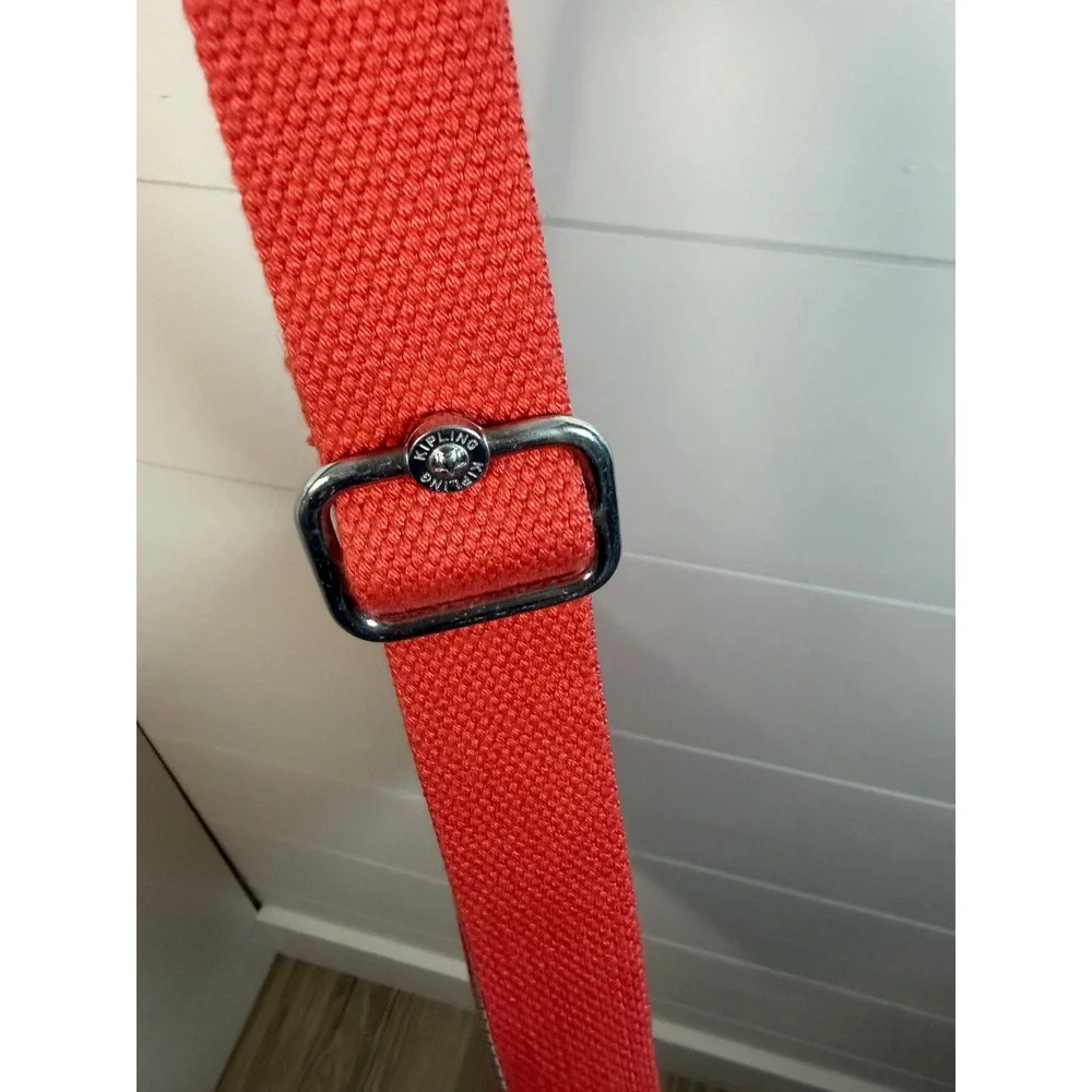 Kipling crinkle back